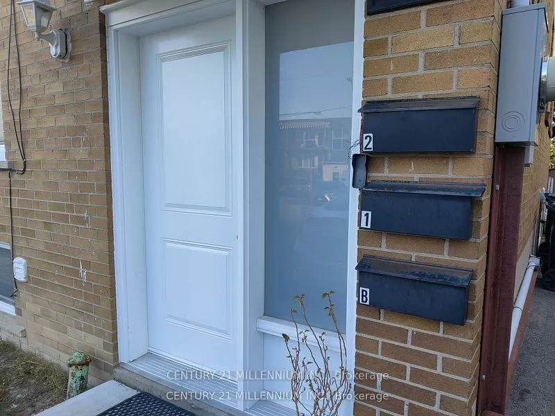 Triplex For Lease | C13480404