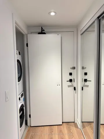 319 Jarvis Street, Toronto C08, ON M5B 0C8