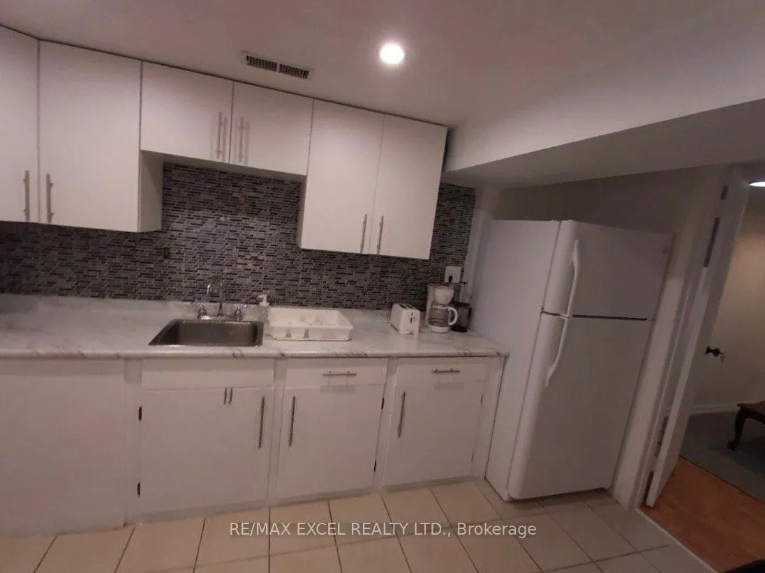 Semi-Detached Home For Lease | C13489758