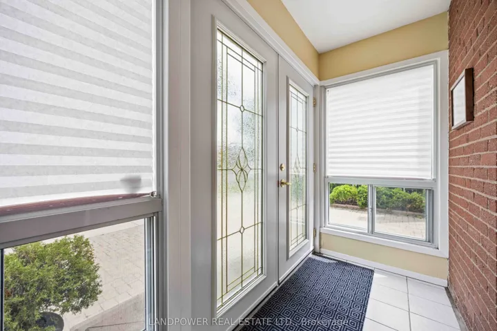 549 Lawrence Avenue W, Toronto C04, ON M6A 1A5