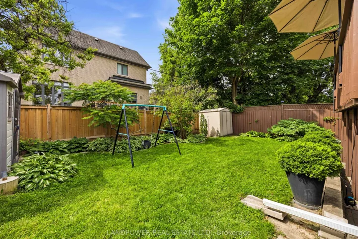 549 Lawrence Avenue W, Toronto C04, ON M6A 1A5