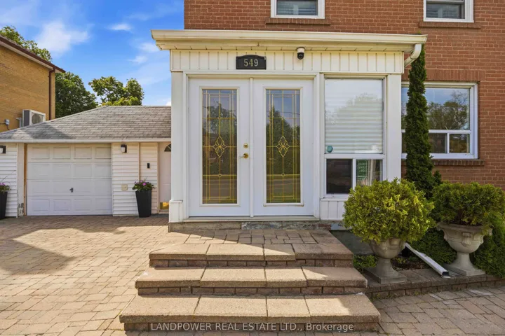 549 Lawrence Avenue W, Toronto C04, ON M6A 1A5