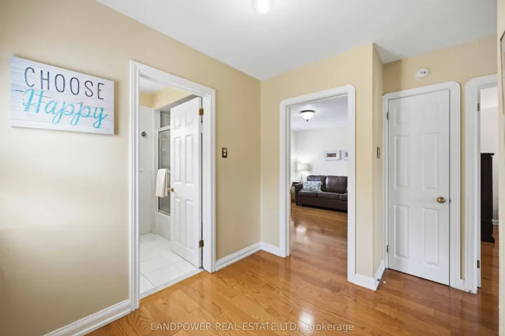 549 Lawrence Avenue W, Toronto C04, ON M6A 1A5