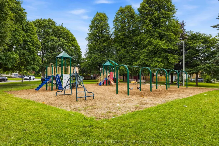 549 Lawrence Avenue W, Toronto C04, ON M6A 1A5