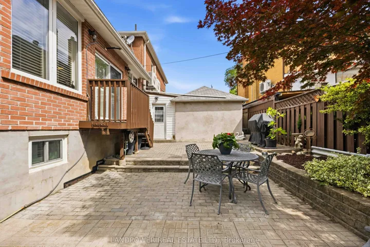 549 Lawrence Avenue W, Toronto C04, ON M6A 1A5