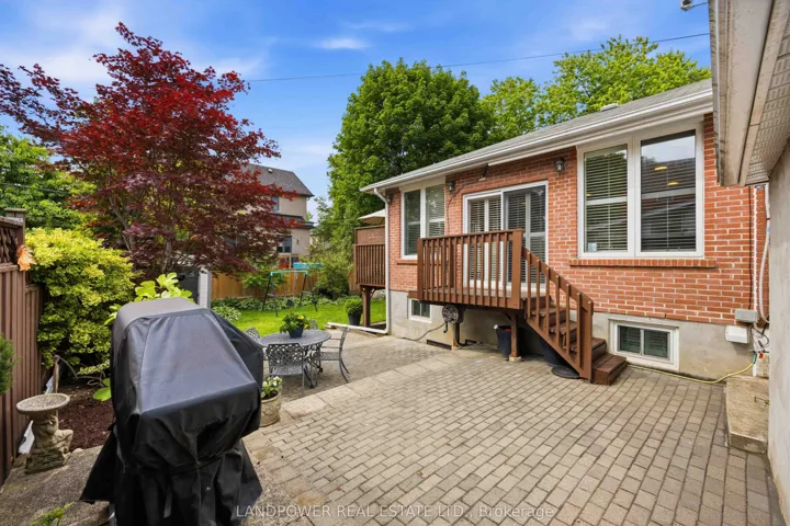 549 Lawrence Avenue W, Toronto C04, ON M6A 1A5