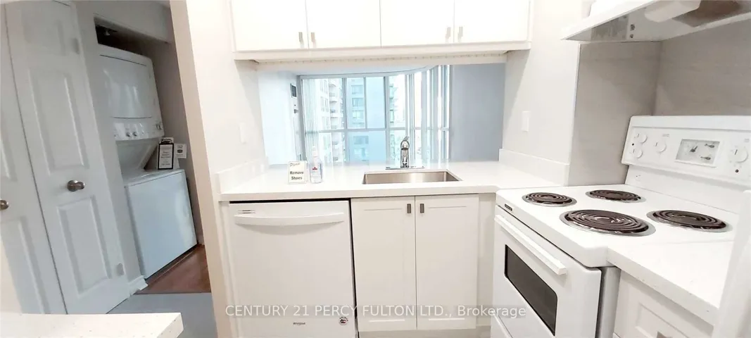 736 Bay Street 1512, Toronto C01, ON M5G 2M4