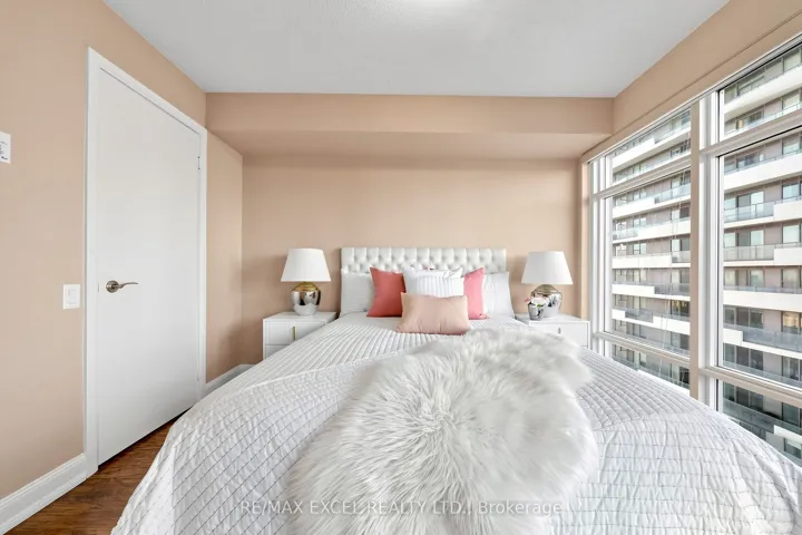2191 Yonge Street 3111, Toronto C10, ON M4S 3H8
