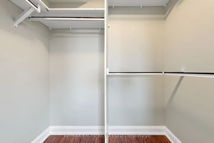 2191 Yonge Street 3111, Toronto C10, ON M4S 3H8