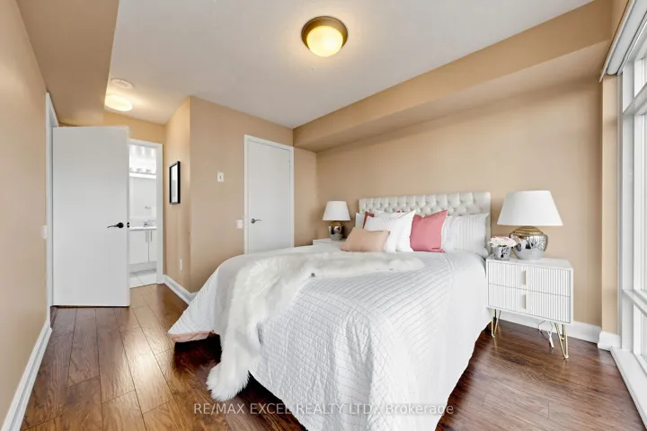 2191 Yonge Street 3111, Toronto C10, ON M4S 3H8