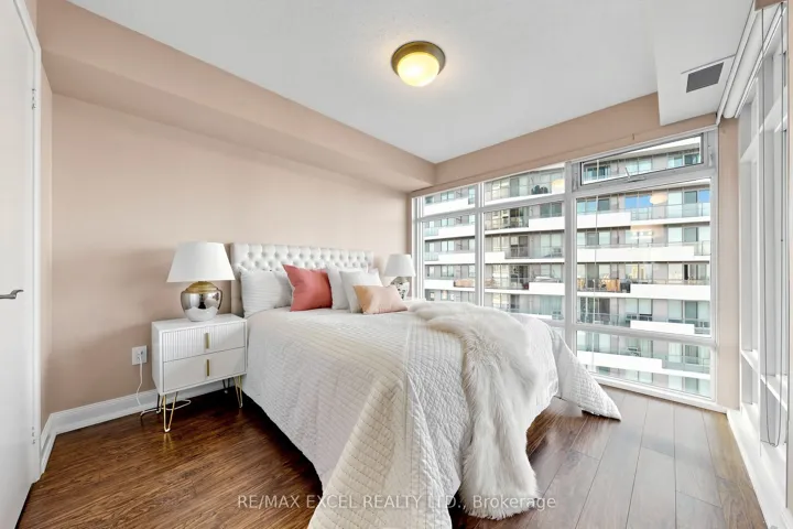 2191 Yonge Street 3111, Toronto C10, ON M4S 3H8