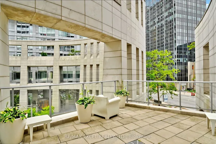 2191 Yonge Street 3111, Toronto C10, ON M4S 3H8
