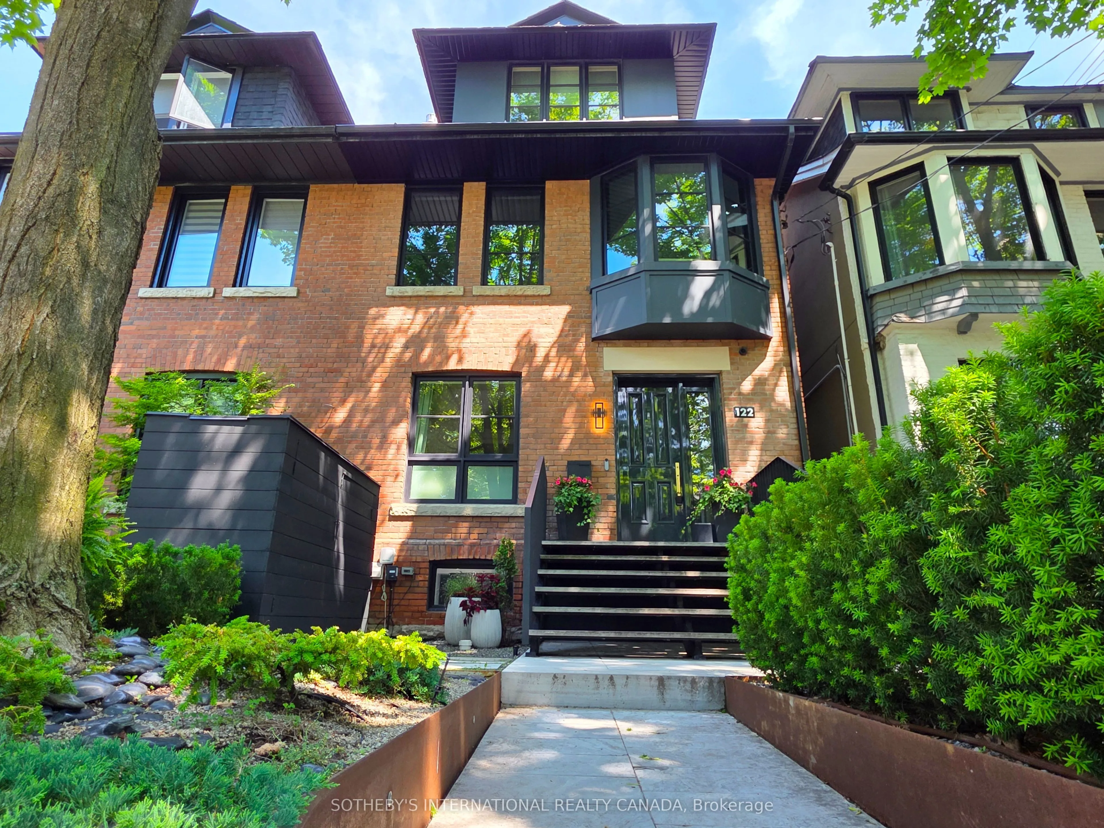 Semi-Detached Home For Sale | C13502406
