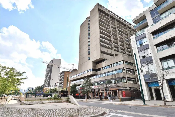 720 Spadina Avenue 1505, Toronto C01, ON M5S 2T9