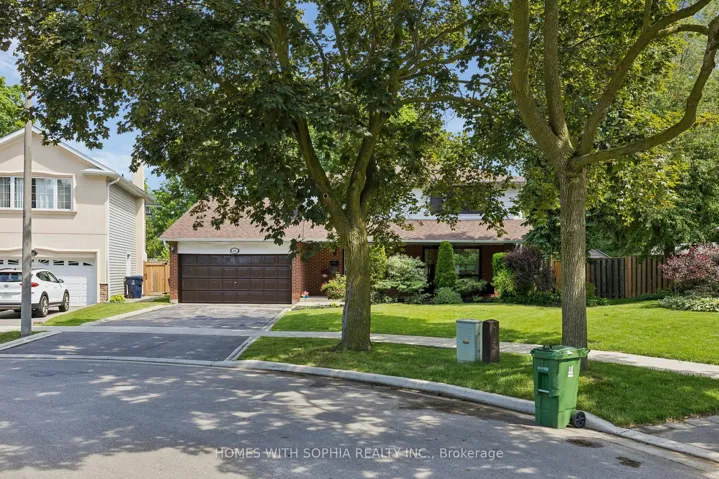 34 Rustywood Drive, Toronto C13, ON M3A 1R8