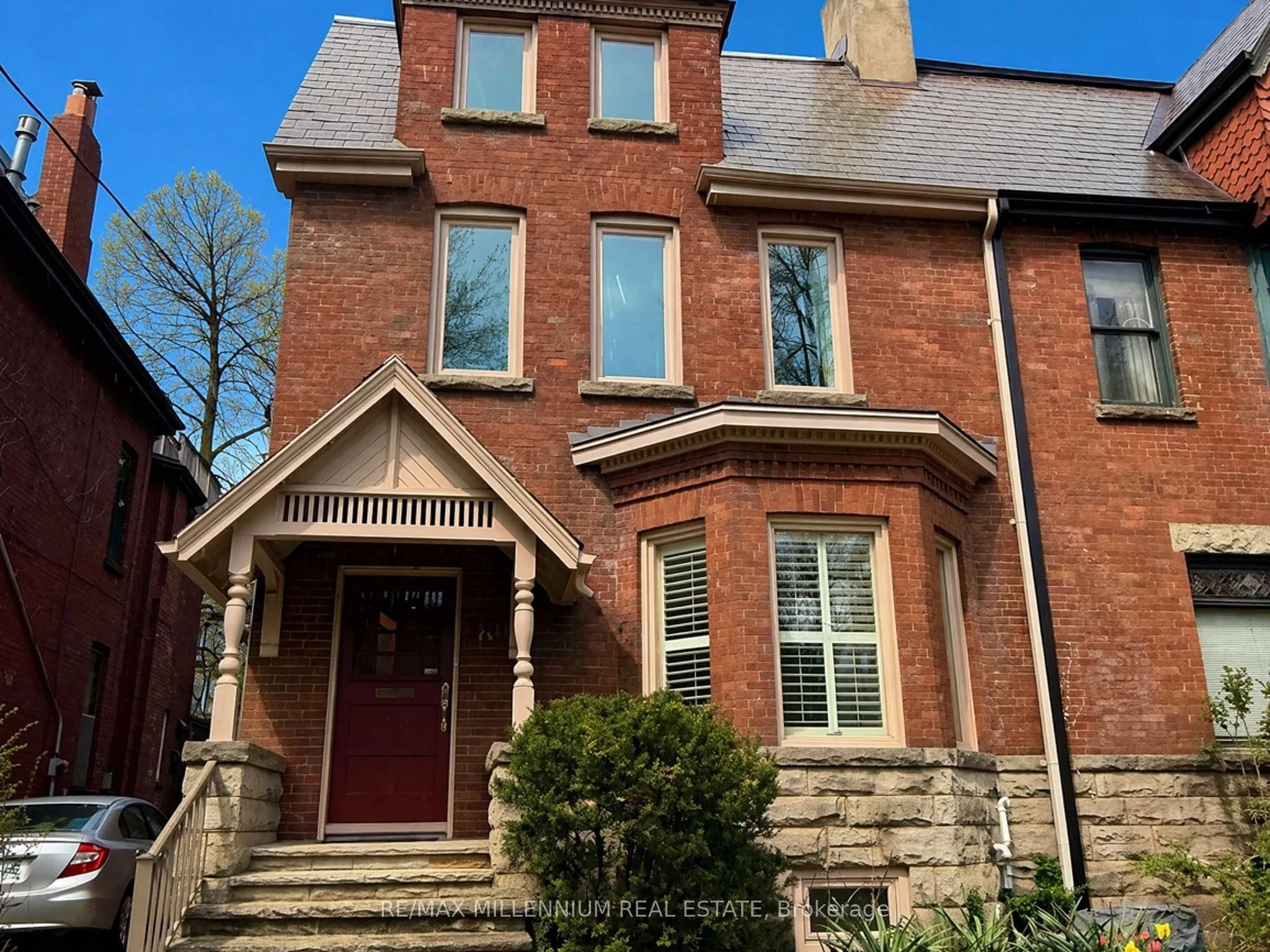 Semi-Detached Home For Lease | C13519108