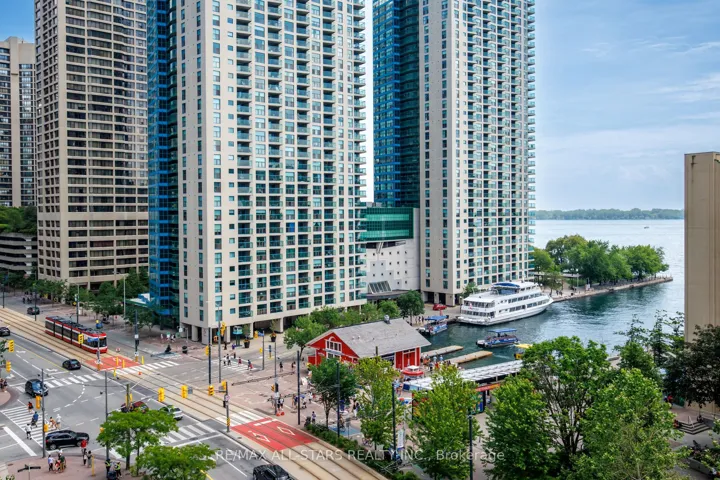 208 Queens W Quay, Toronto C01, ON M5J 2Y5