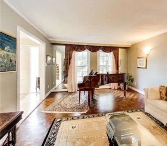 15 Tofino Crescent, Toronto C13, ON M3B 1R7