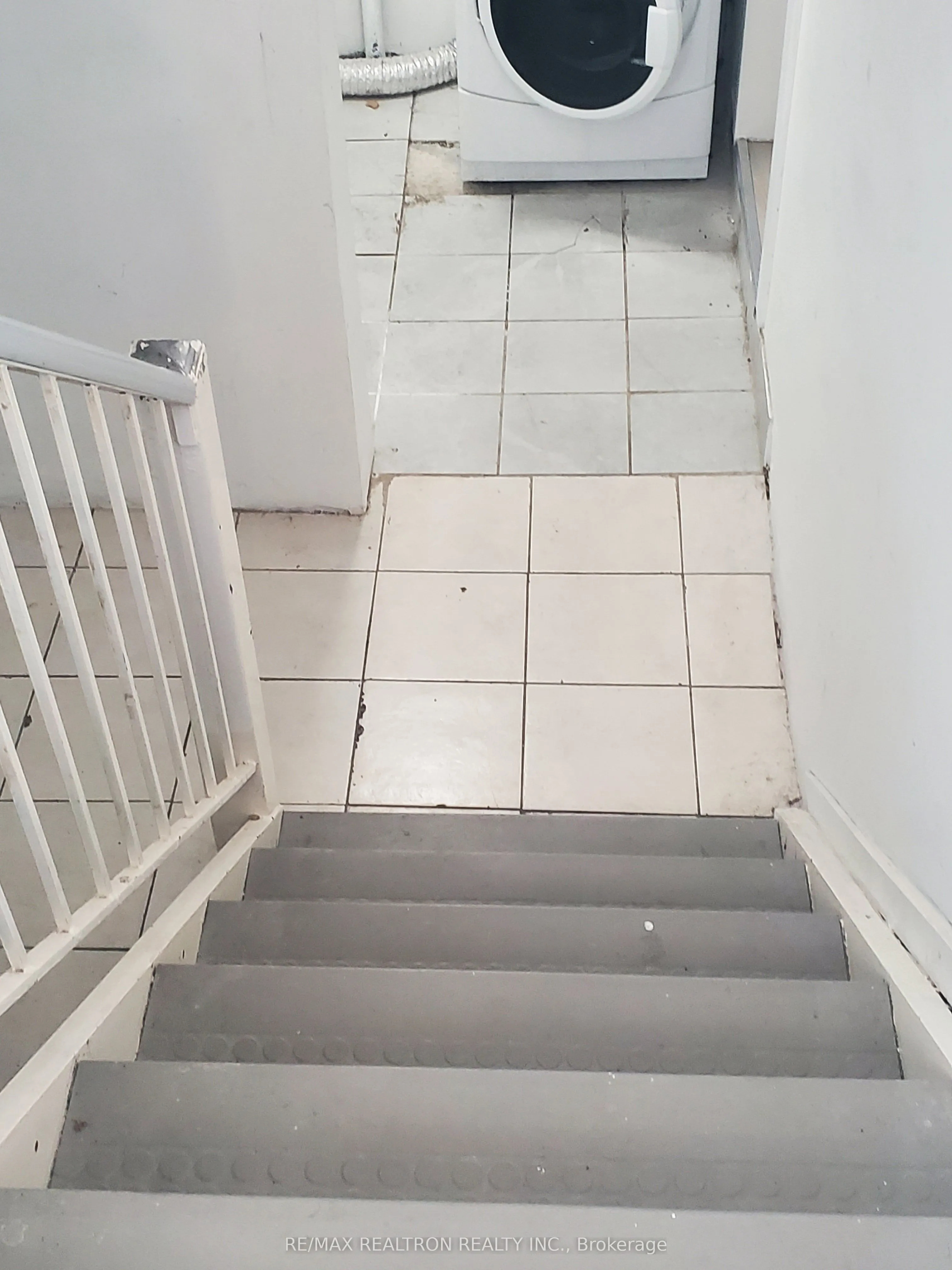 Triplex For Lease | C13529094