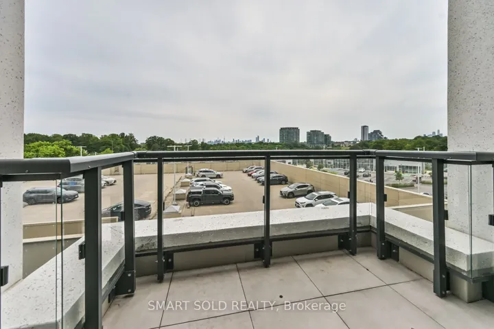 30 Inn On The Park Drive 420, Toronto C13, ON M3C 0P7
