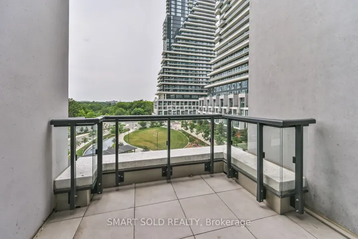 30 Inn On The Park Drive 420, Toronto C13, ON M3C 0P7