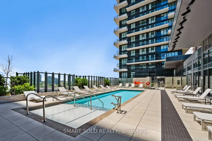 30 Inn On The Park Drive 420, Toronto C13, ON M3C 0P7