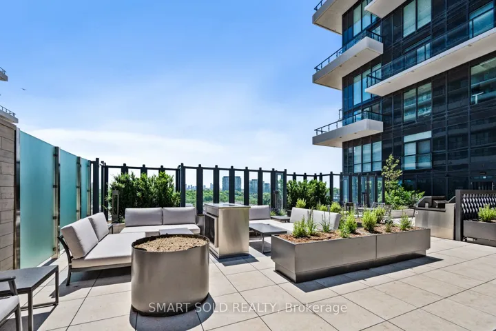 30 Inn On The Park Drive 420, Toronto C13, ON M3C 0P7