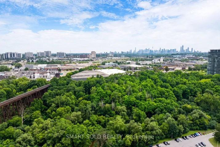 30 Inn On The Park Drive 420, Toronto C13, ON M3C 0P7