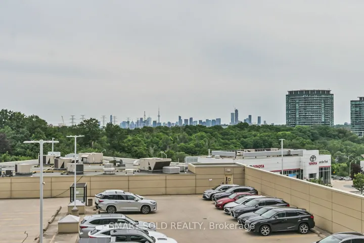 30 Inn On The Park Drive 420, Toronto C13, ON M3C 0P7