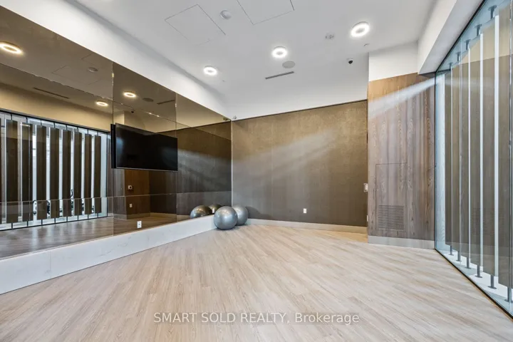 30 Inn On The Park Drive 420, Toronto C13, ON M3C 0P7