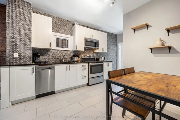 124 Argyle Street Main, Toronto C01, ON M6J 1N9