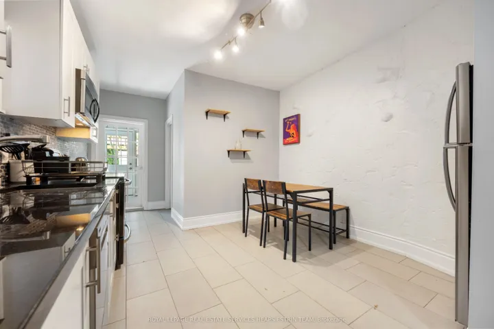 124 Argyle Street Main, Toronto C01, ON M6J 1N9