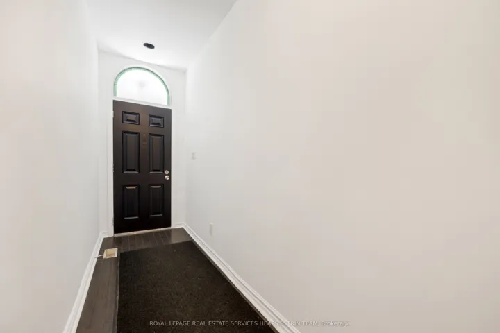 124 Argyle Street Main, Toronto C01, ON M6J 1N9