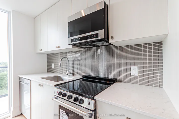 700 Sheppard Avenue W 904, Toronto C06, ON M3H 0G5