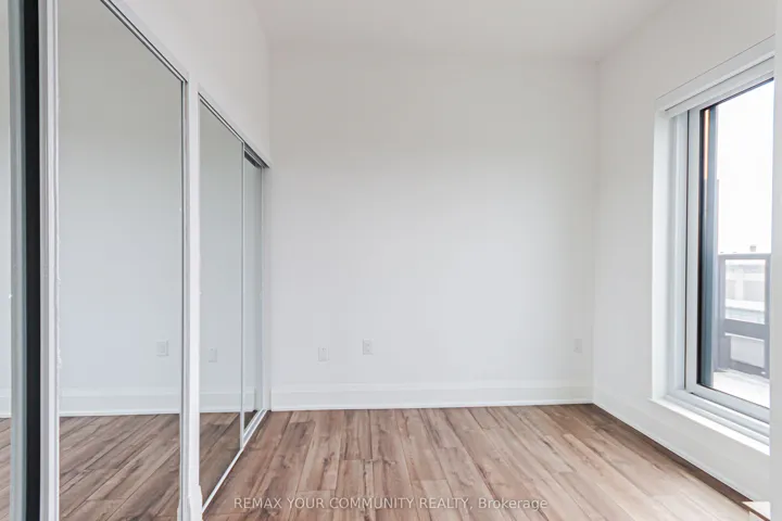 700 Sheppard Avenue W 904, Toronto C06, ON M3H 0G5