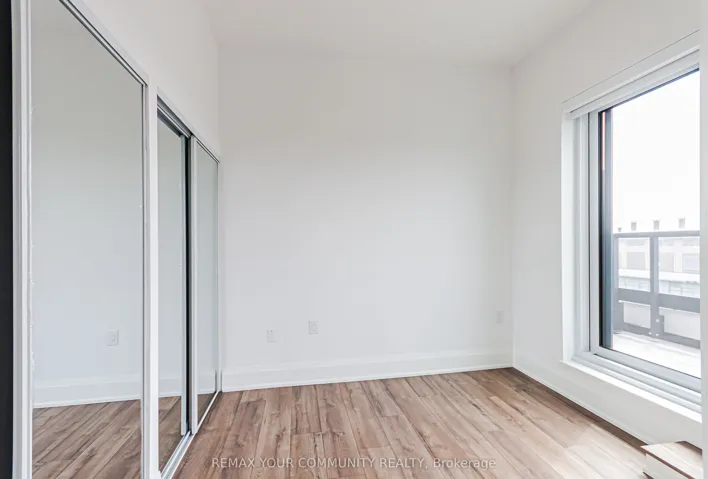 700 Sheppard Avenue W 904, Toronto C06, ON M3H 0G5
