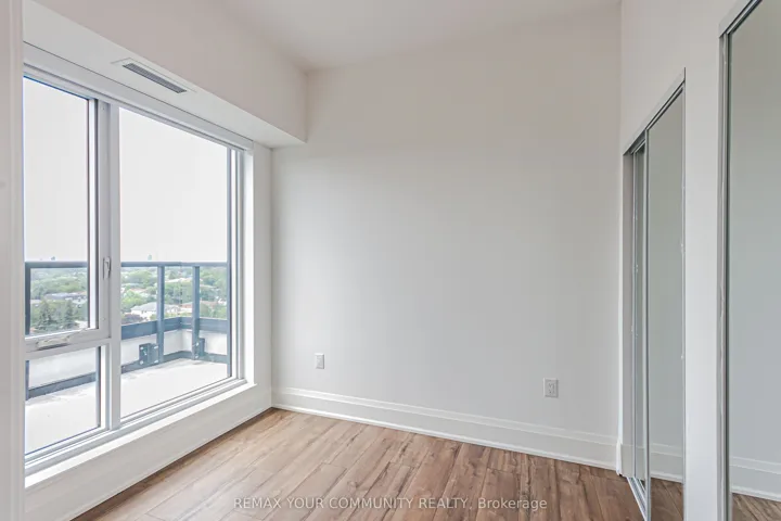 700 Sheppard Avenue W 904, Toronto C06, ON M3H 0G5