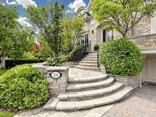 208 Carmichael Avenue, Toronto C04, ON M5M 2X3