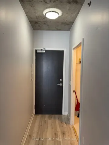 20 Minowan Miikan Lane 429, Toronto C01, ON M6J 0E5