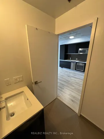 20 Minowan Miikan Lane 429, Toronto C01, ON M6J 0E5
