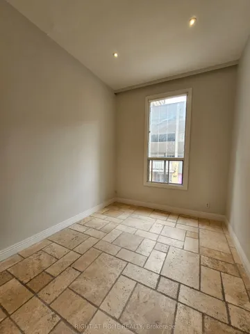 550 Yonge Street 2f, Toronto C01, ON M4Y 1Y8
