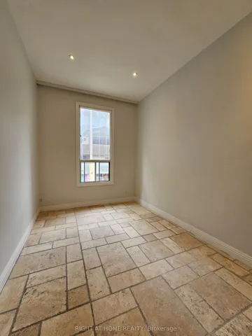 550 Yonge Street 2f, Toronto C01, ON M4Y 1Y8