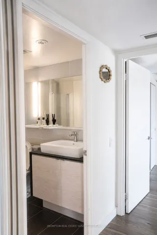 72 Esther Shiner Boulevard 717, Toronto C15, ON M2K 2X9