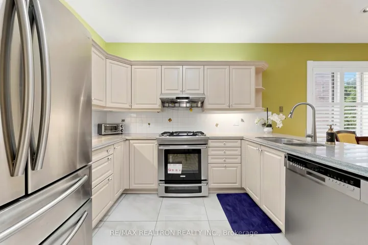 352 Deloraine Avenue, Toronto C04, ON M5M 2B6
