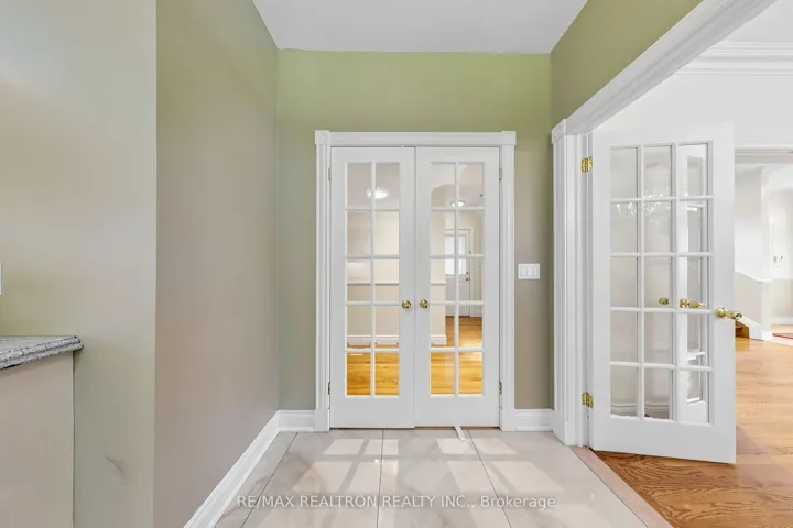 352 Deloraine Avenue, Toronto C04, ON M5M 2B6