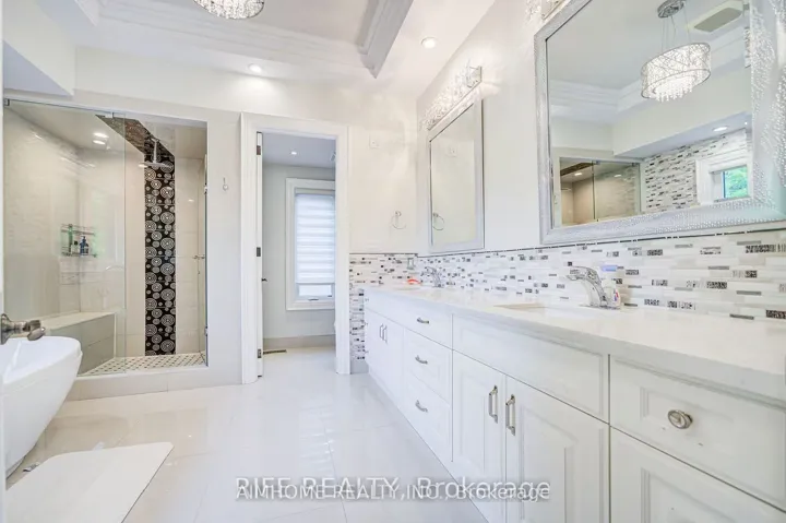 103 Burndale Avenue, Toronto C07, ON M2N 1S8