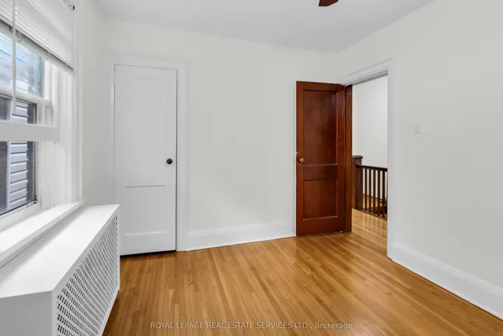 56 Arlington Avenue, Toronto C02, ON M6G 3K8