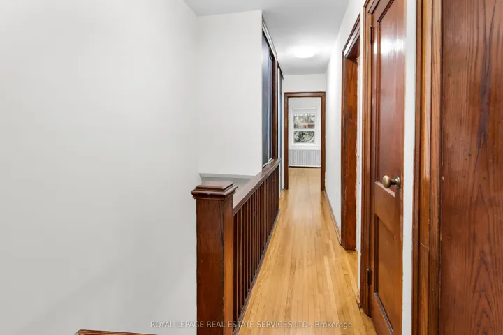 56 Arlington Avenue, Toronto C02, ON M6G 3K8