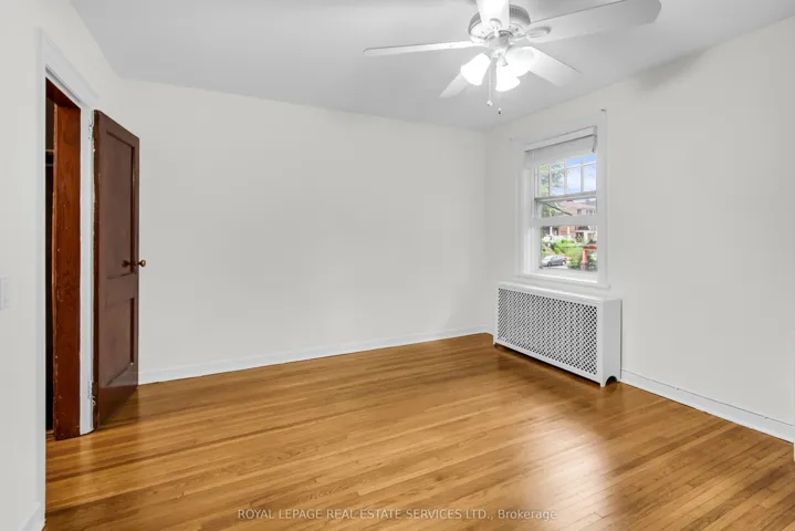 56 Arlington Avenue, Toronto C02, ON M6G 3K8