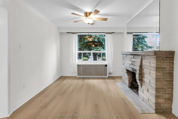 56 Arlington Avenue, Toronto C02, ON M6G 3K8